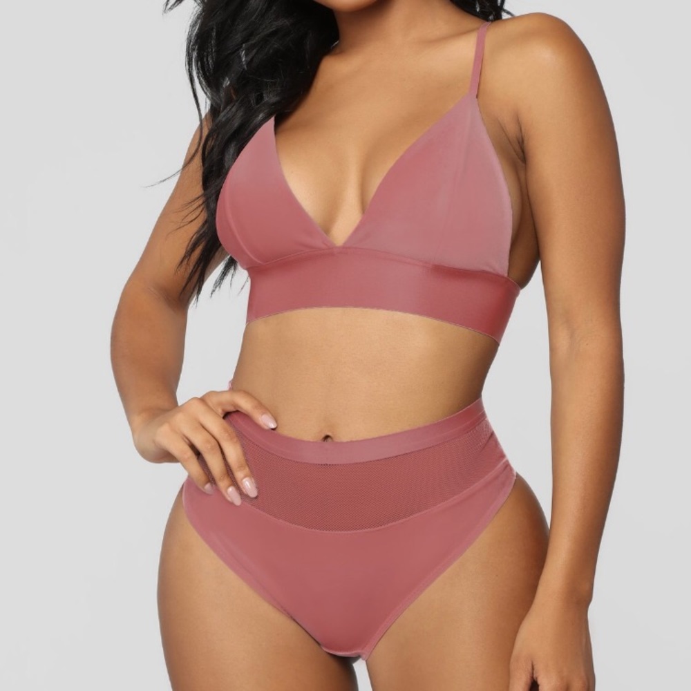 NWT Fashion Nova Velvet Dreams lingerie set